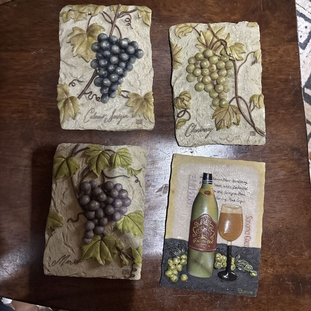 VTG Wine Grape Wall Plaques Set of 3Cabernet Chardonnay Merlot 3D Decor 1 Golden